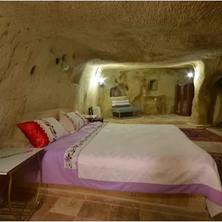 מלון Jerveni Cave