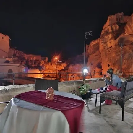מלון Jerveni Cave