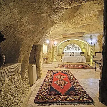 Jerveni Cave Hotel