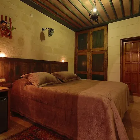 Jerveni Cave Mustafapaşa