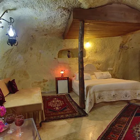 Jerveni Cave Hotel
