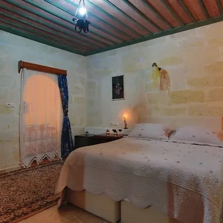 Jerveni Cave Hotel 2*