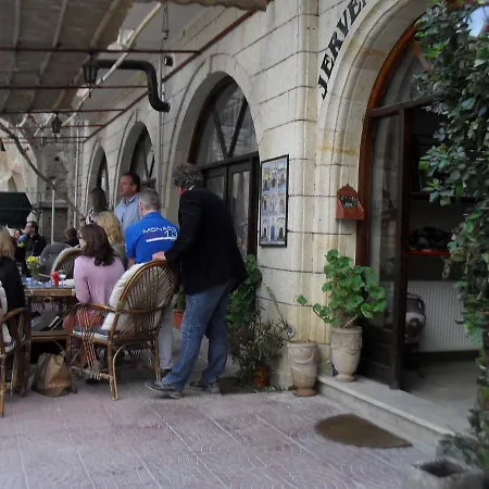 Jerveni Cave מלון Mustafapaşa