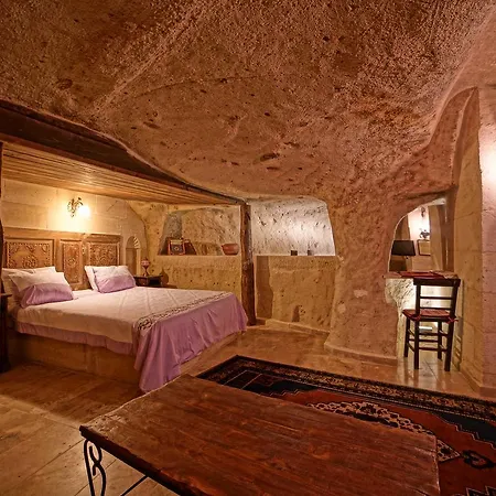 Jerveni Cave 2*