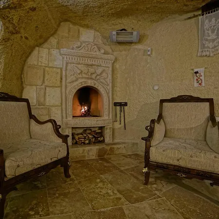 Jerveni Cave 2*