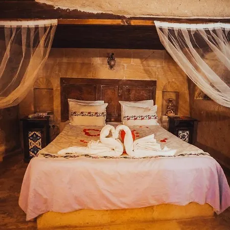 Hotel Jerveni Cave 2*