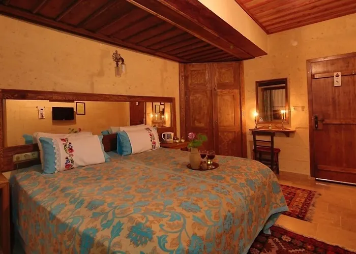 Jerveni Cave Mustafapaşa