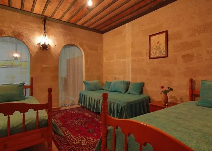 Jerveni Cave Hotel 2*