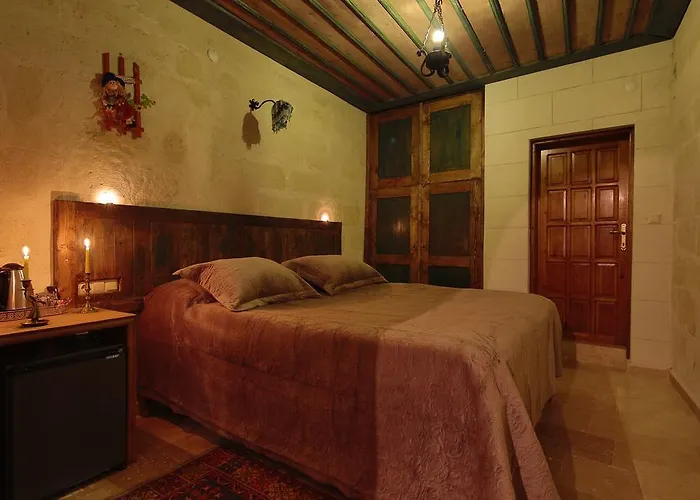 Jerveni Cave Mustafapaşa