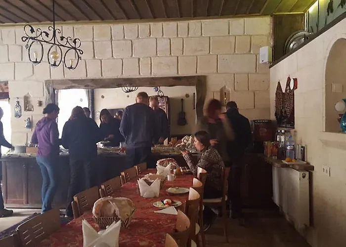 Hotel Jerveni Cave 2*