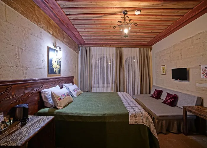 Hotel Jerveni Cave